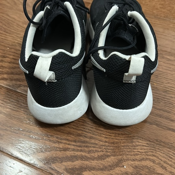 Nike sneakers - Picture 4 of 4